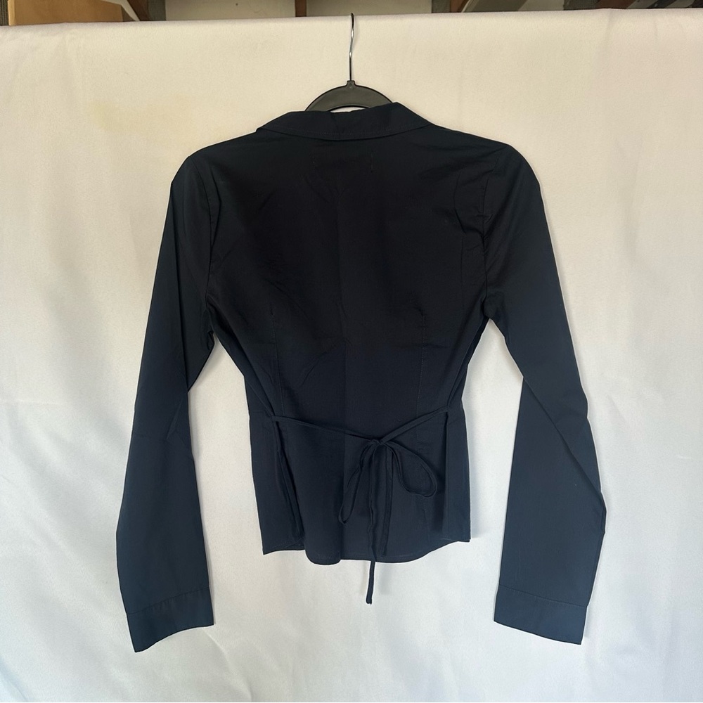 Hollister Women's Dark Blue Button-Down Shirt - Picture 4 of 5